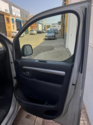 Peugeot Traveller 2017