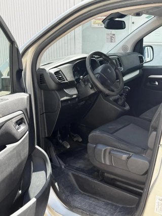 Peugeot Traveller 2017
