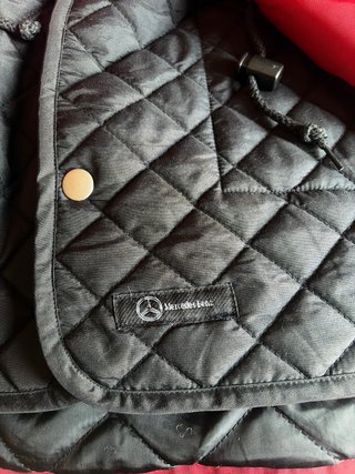 Chaqueta 2 en 1 Mercedes-Benz, ideal coleccionista