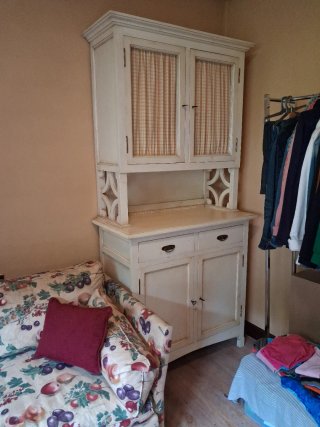 ALACENA DE MADERA, acabado envejecido de fábrica.