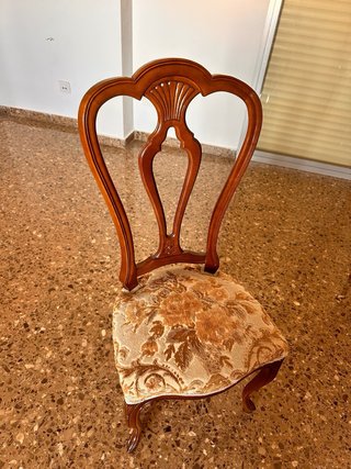 Mesa comedor y 6 sillas madera en perfecto estado