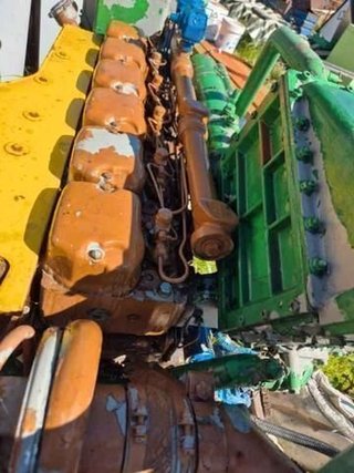 - MOTOR DEUZ 8 CILINDROS Y  6 LOTE