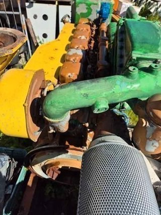 - MOTOR DEUZ 8 CILINDROS Y  6 LOTE