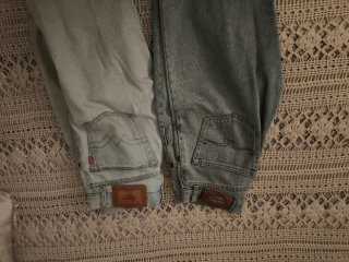 Pantalones vaqueros desgastados
