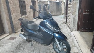 Piaggio X7 250 Maxi Scooter