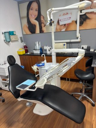 CLÍNICA DENTAL  COMPLETA URGE