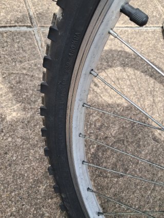 Bicicleta Montaña Negra y Verde, 24".