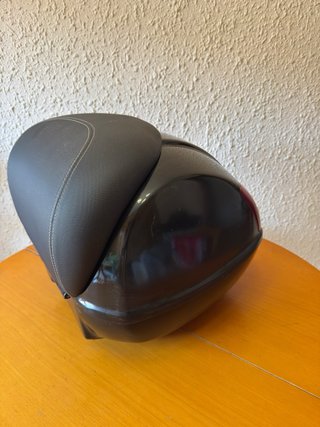Baúl Vespa original (36 L) con led