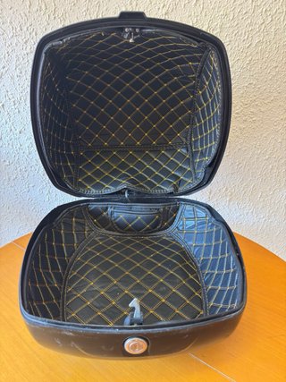 Baúl Vespa original (36 L) con led