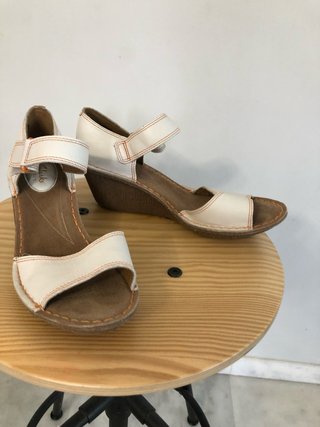 Sandalias Clarks Mujer Beige/Blanco
