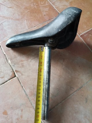 Sillín de bicicleta negro