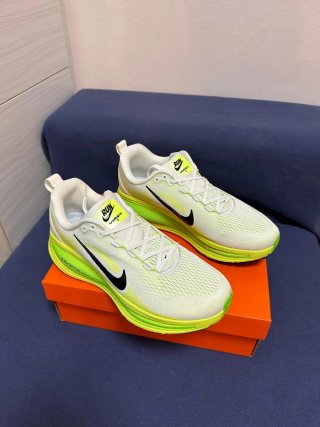 Nike Vomero 18 NUOVE