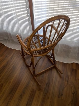 Mecedora de mimbre estilo abanico