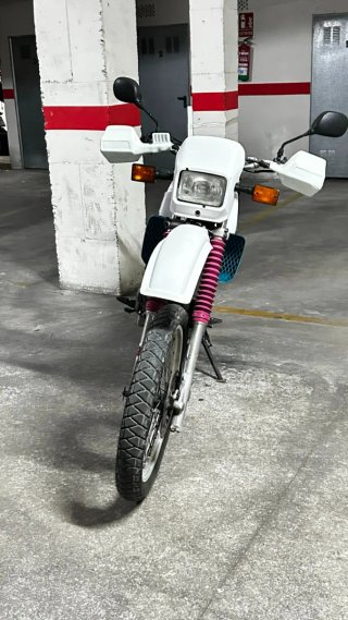 Yamaha XT350 '93 - Buen estado + motor repuesto