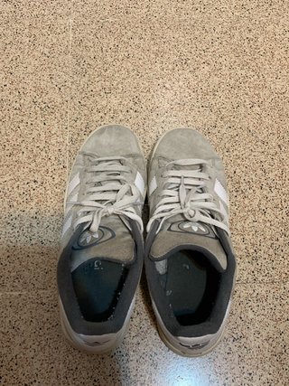 Zapatillas Adidas Grises y Blancas