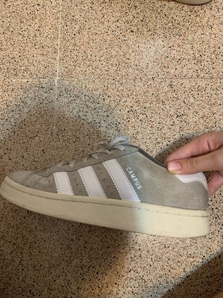 Zapatillas Adidas Grises y Blancas