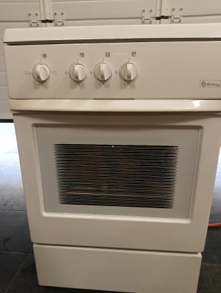 Cocina de gas butano mide 86 x54x54 no negociable