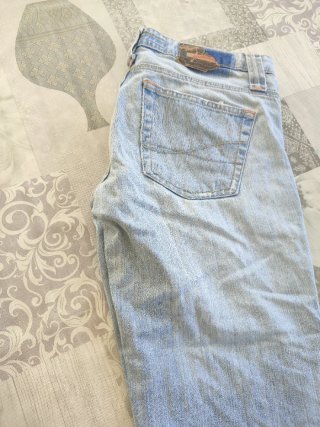 Pantalón vaquero campana azul stradivarius