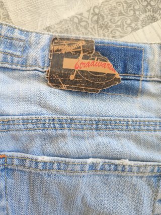 Pantalón vaquero campana azul stradivarius