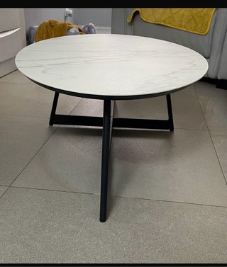 Mesa de centro ovalada efecto mármol