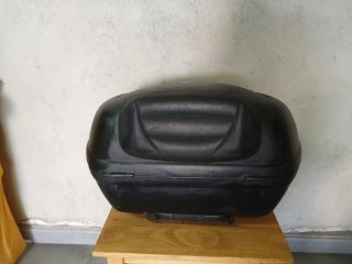 Baúl GIVI Moto con Base y 2 Llaves