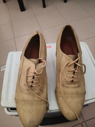 Zapatos de vestir beige