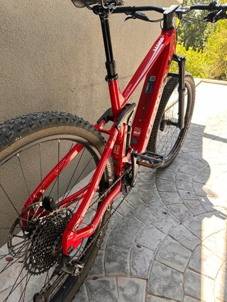 Bicicleta eléctrica Berria Roja talla L