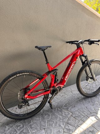 Bicicleta eléctrica Berria Roja talla L