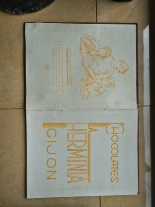 Álbum antiguo Chocolates La Herminia Gijón