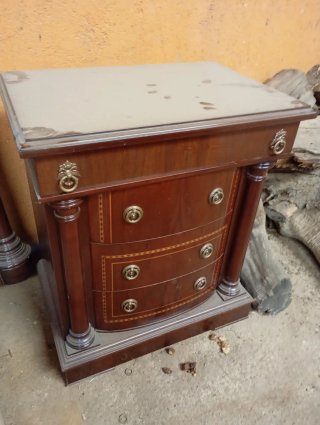 Muebles rustico. 2 mesitas más espejo