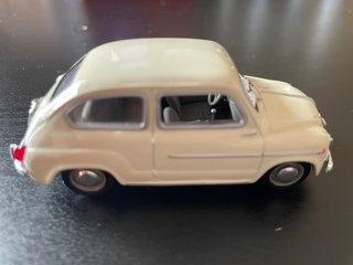 Seat 600 Colección Marca sólido