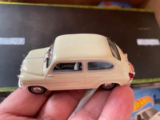 Seat 600 Colección Marca sólido