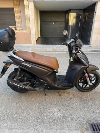 Kymco People 125cc Scooter Marrón