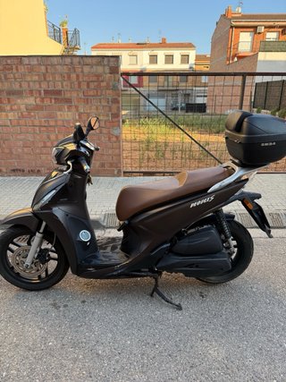 Kymco People 125cc Scooter Marrón