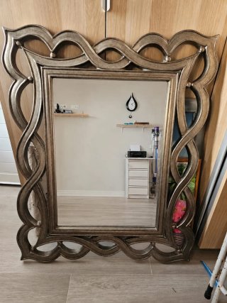 Espejo de lujo, para salon o pasillo grande.
