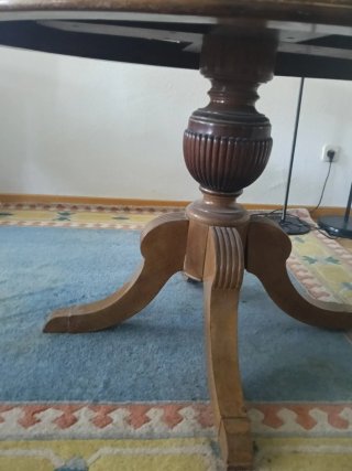 Mesa clasica de comedor de madera maciza