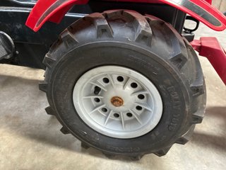 Tractor de juguete con remolque