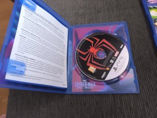 SPIDERMAN MILES MORALES PS5