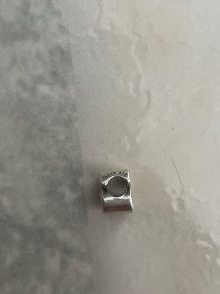 Charm Letra S Pandora Plata