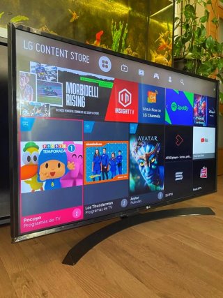 Como nuevo - LG Smart TV 65 pulgadas 4K -con mando