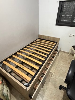 Cama individual con cajones