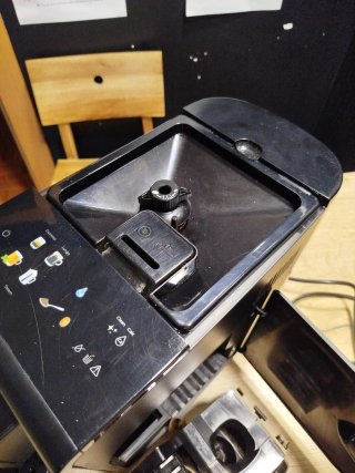 Cafetera Ufesa Sensazione Súper Automática