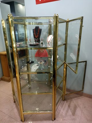 Vitrina Exhibidora Hexagonal en Latón y Cristal