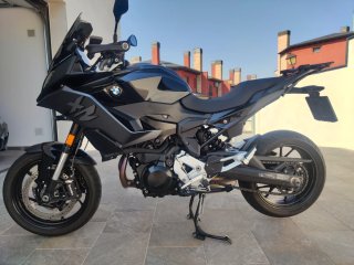 BMW F 900 XR Negra