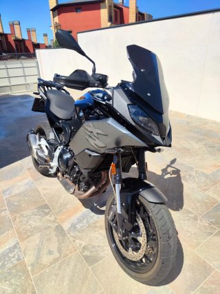 BMW F 900 XR Negra
