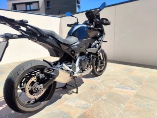 BMW F 900 XR Negra