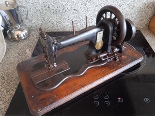 Máquina de coser antigua