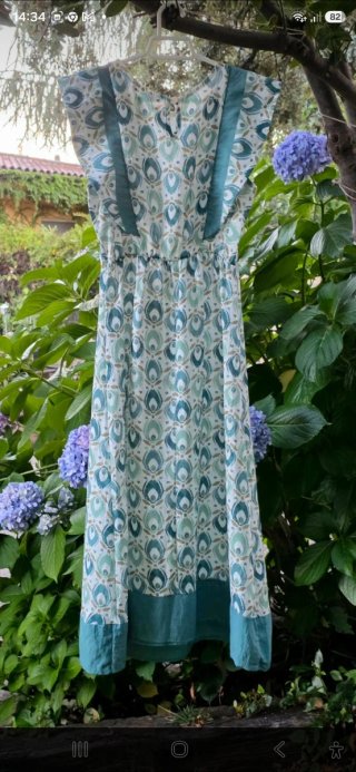Precioso vestido midi evento estampado