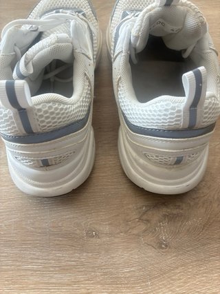 Dior B22