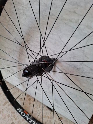Llanta Bontrager 26 TLR